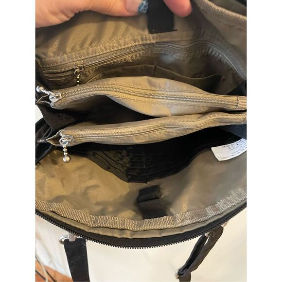 Baggallini Crossbody Purse - Picture 4 of 4